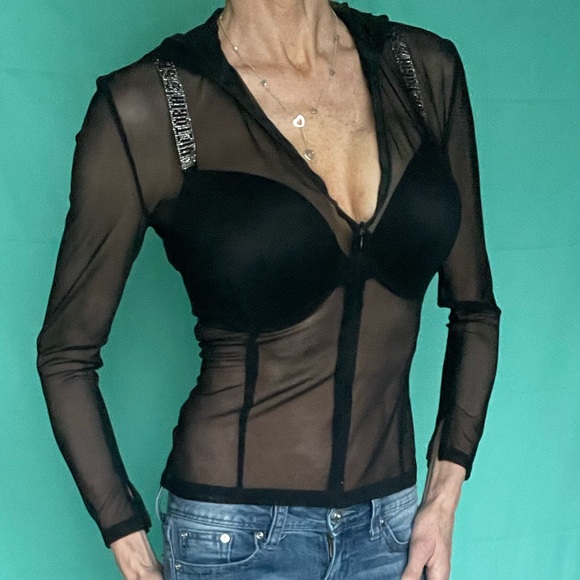 Mark Wong Nark sheer hooded 1/2 zip front top - Picture 13 of 16